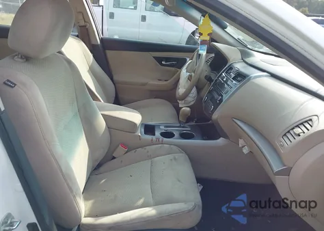 2015 Nissan Altima 2.5/S/Sv/Sl z USA, uszkodzony, nr VIN 1N4AL3AP9FN332982